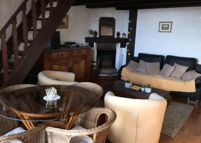 Demi à 150m De La Avec Vue Sur